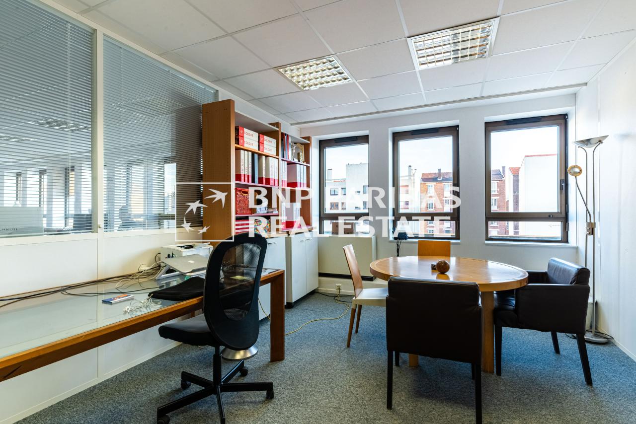 Bureau Clichy 335m² Location bureau Clichy Hauts-de-Seine OLBUR2312119 0